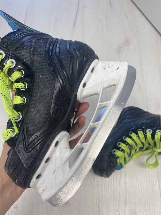 Продаю хоккейные коньки детские bauer