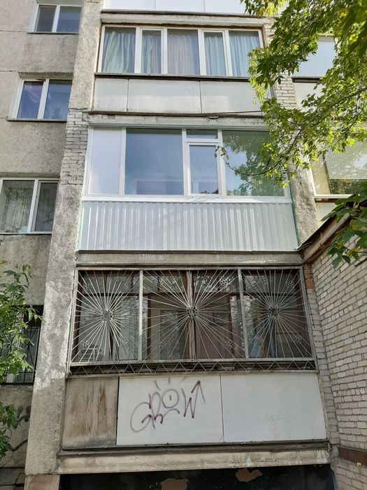 Ремонт балкона. Обшивка и остекление.