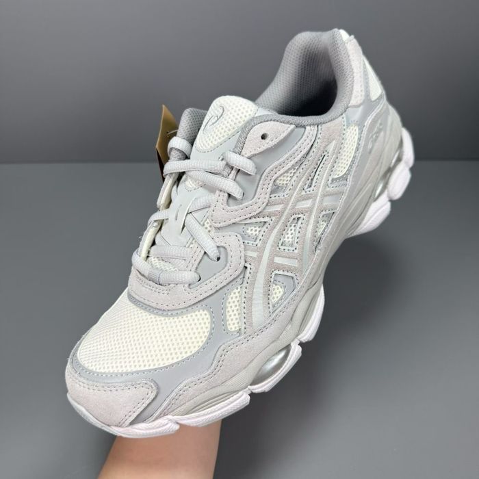 ASICS GEL-NYC Cream/Cloud Grey.