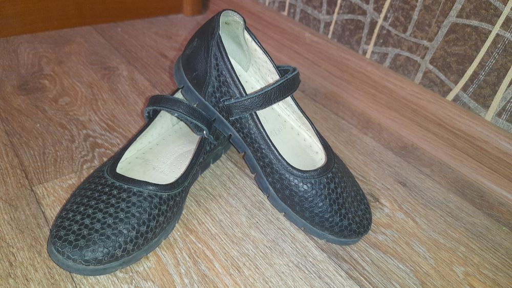 Продам туфли Tiflani 33р.