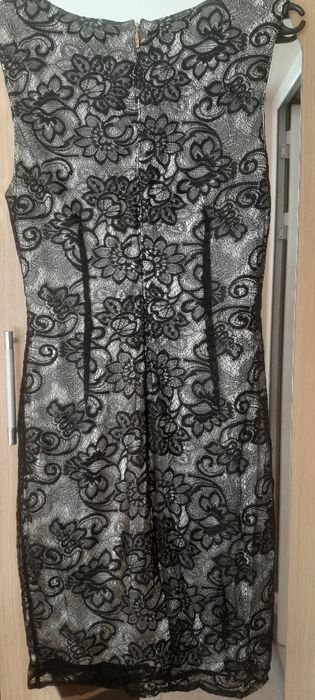 Рокля Mango, дантелена със сатенена подплата