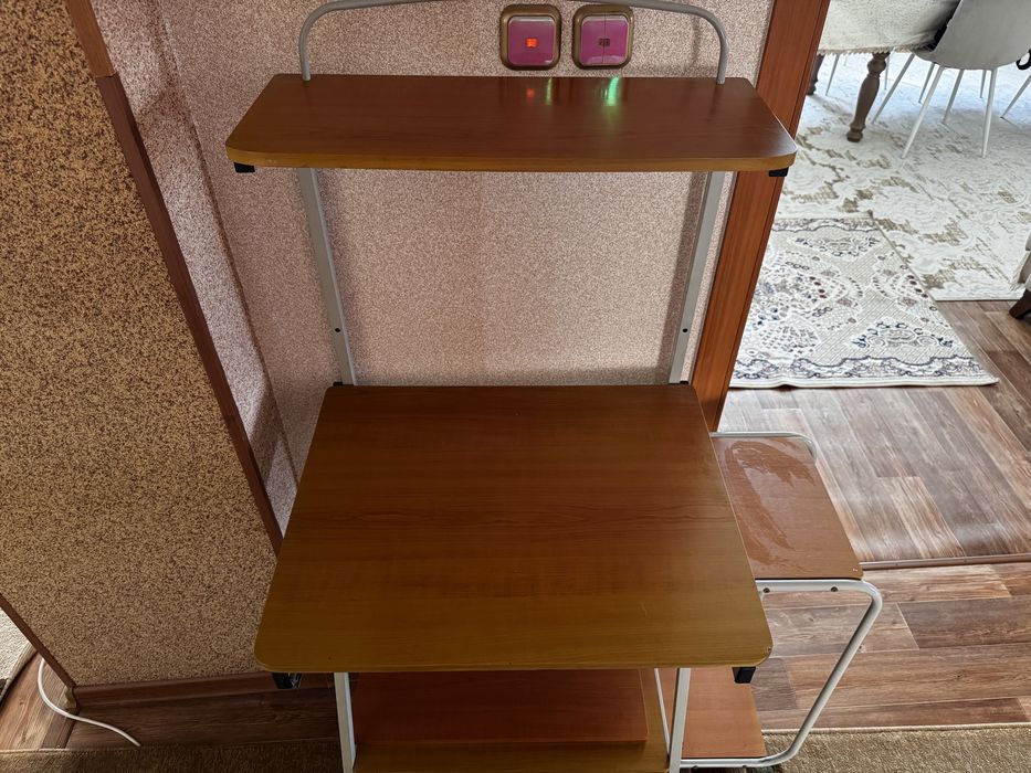 Стол комьютерный компактный