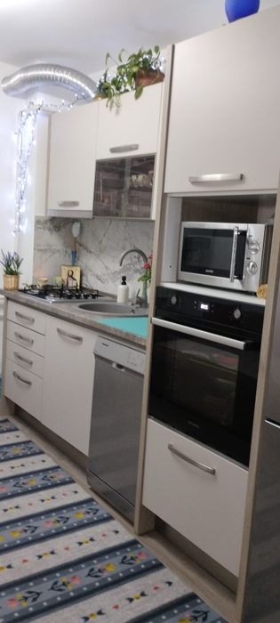 Apartament 2 camere, 50 mp situat pe str. Comuna din Paris, Tg Jiu.