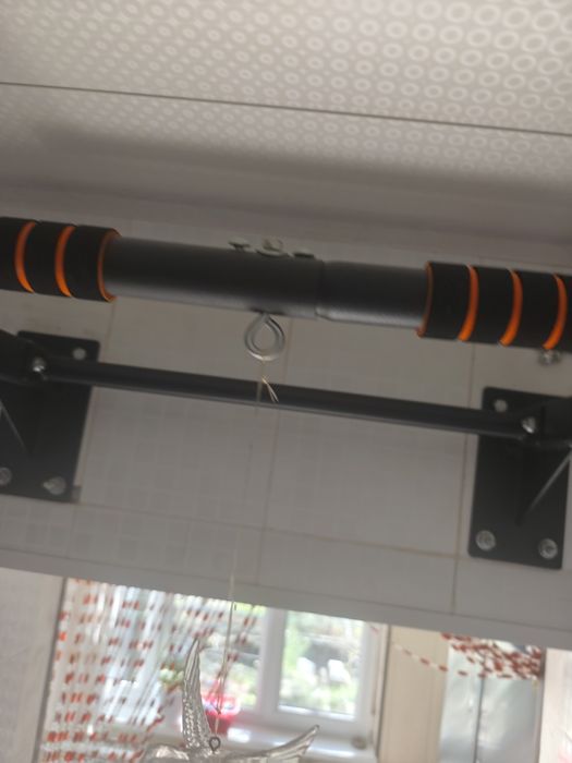 Продам турник настенный