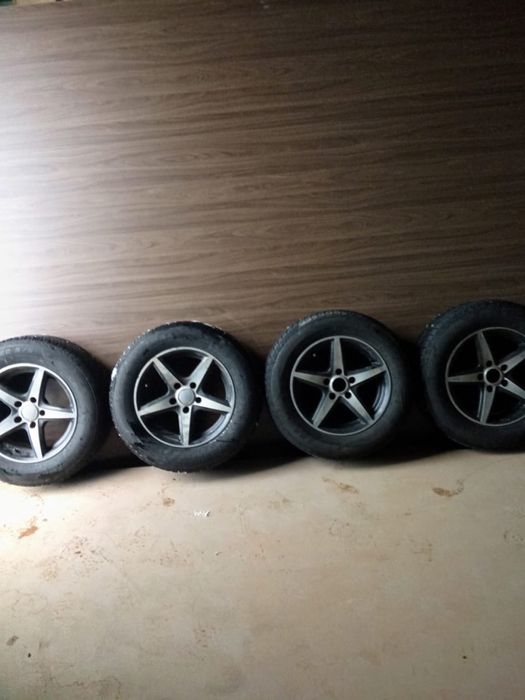 Продам шины  с дисками.