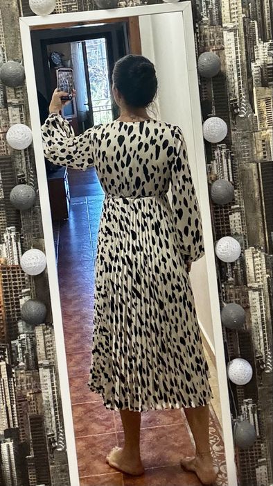 Рокля H&M с прихлупване