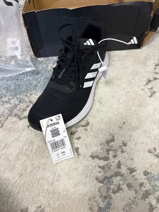 Продам кросовки адидас