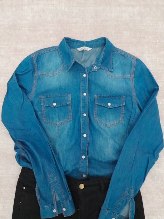 Дънкова   риза        .