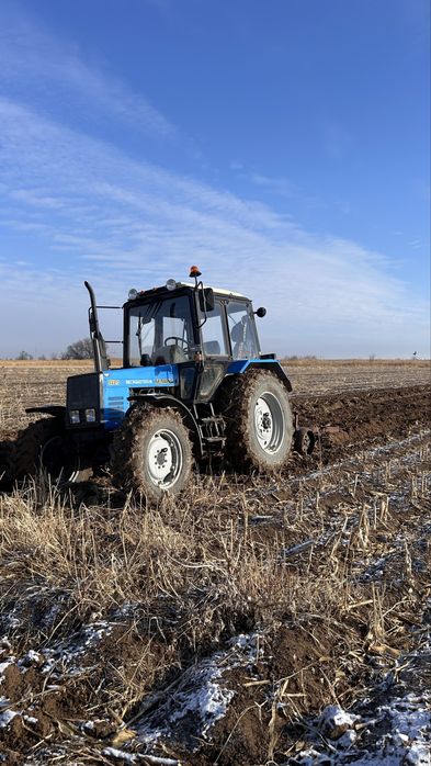 Плуг трех корпусный