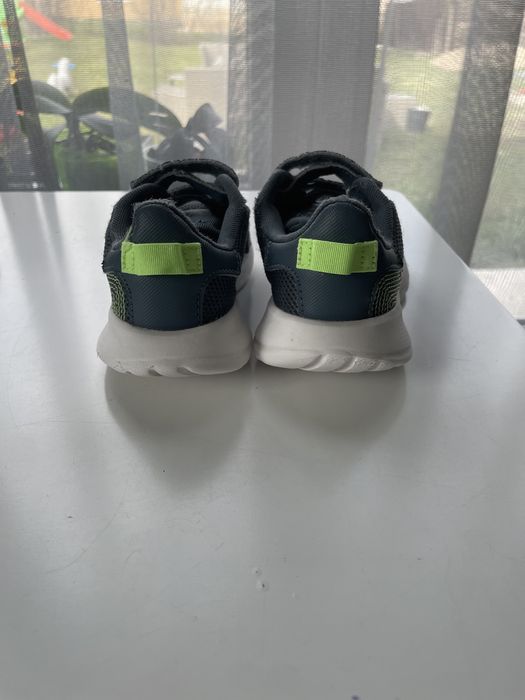 Маратонки Adidas 27 номер