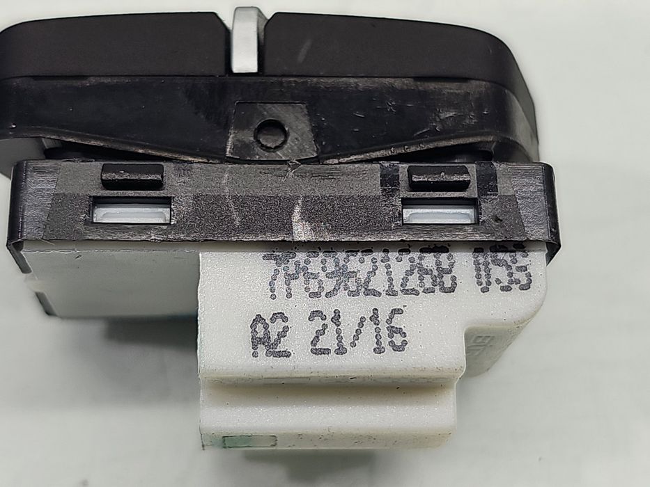 Buton blocare usi Volkswagen Touareg (7P6) [Fabr 2014-2018] 7P6962126B