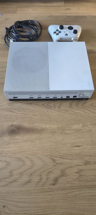 Xbox One S / 1 TB