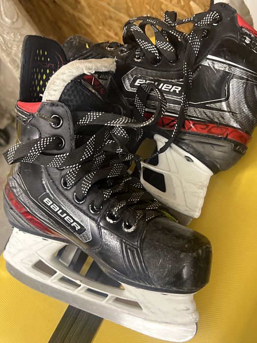 Продам коньки детские Bauer, размер 12.