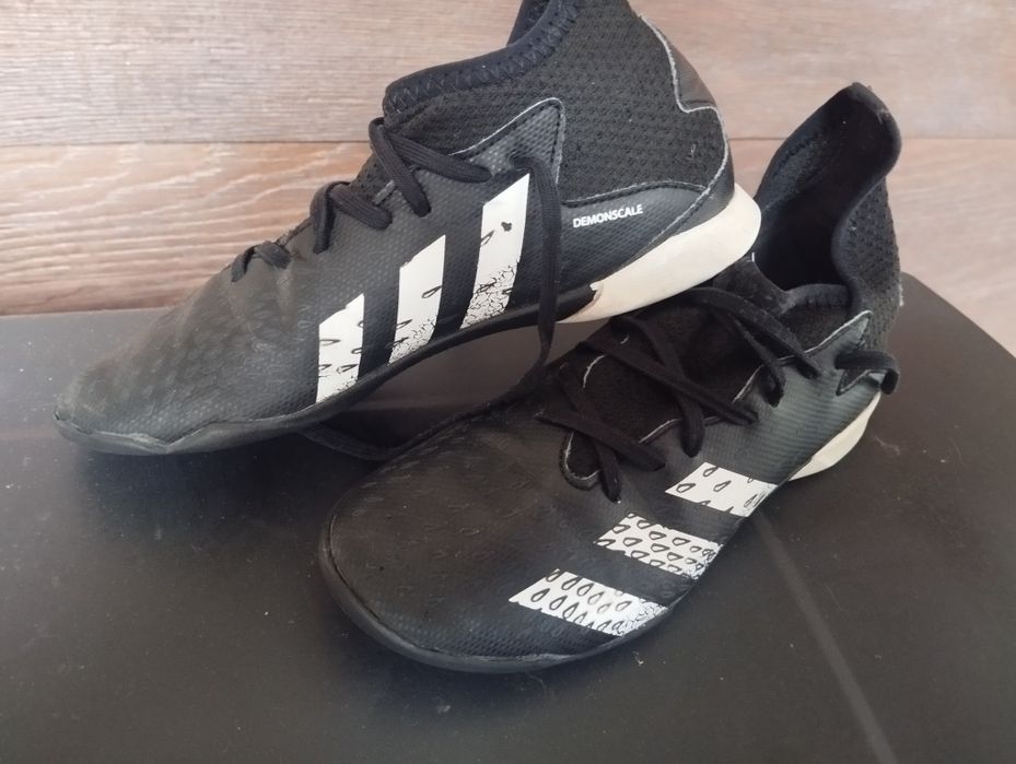 Футболни обувки Adidas Predator номер 35