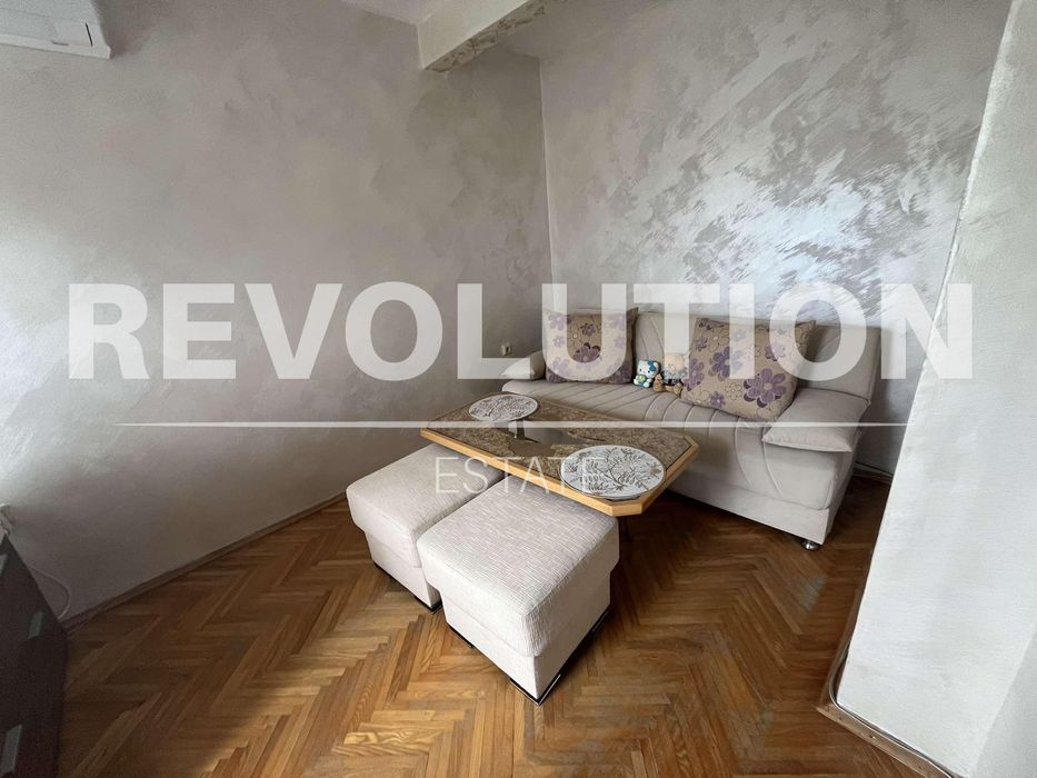 Дава се под наем Двустаен апартамент в Варна, Център - 56 кв.м за 375 € - Снимка #1