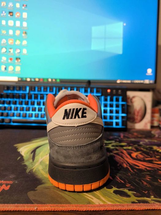 Nike Dunk SB Low Pigeon 43