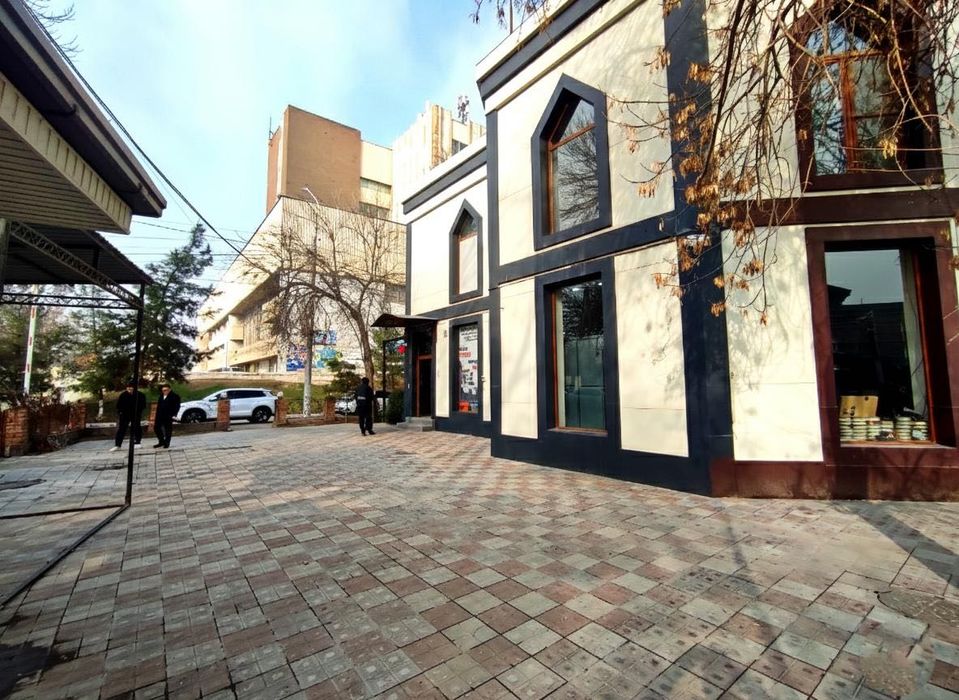 Aviasozlarda aloxida turgan binoda ofis ijaraga beriladi (AX)