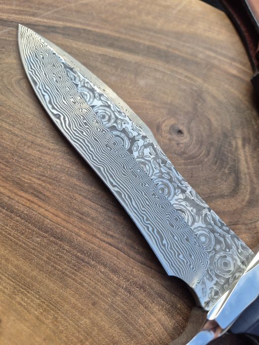 Масивен ловен нож BOWIE DAMASKUS с кания от телешки бланк,LN428