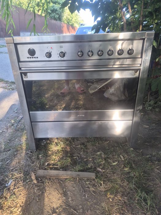 Vând aragaz inox  profesional smeg
