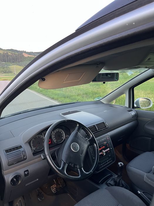 VOLKSWAGEN Sharan 2010 — imagine 4