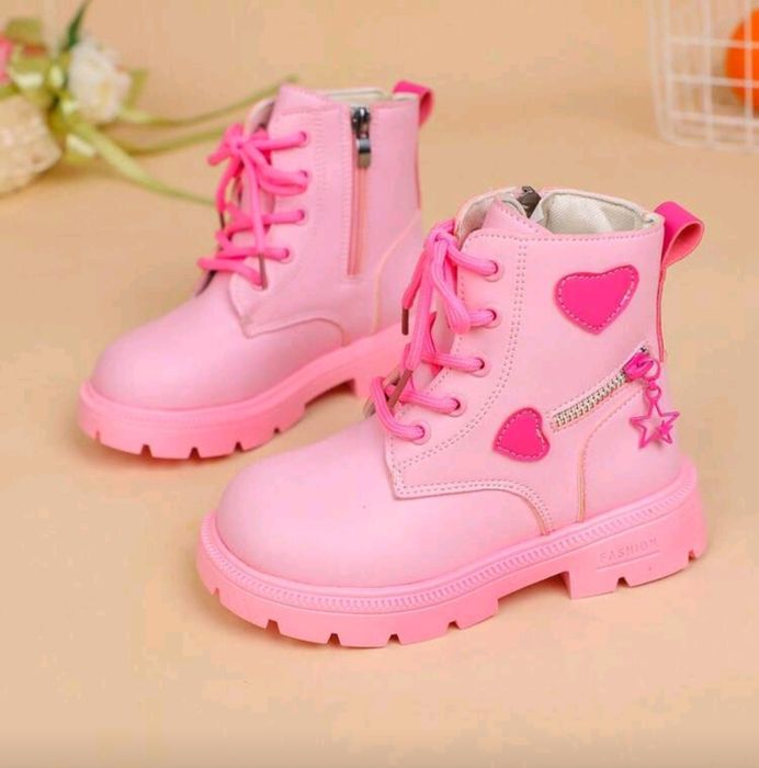 Ghete noi roz 50 lei imitatie piele