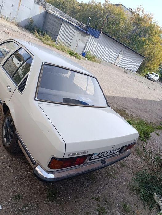 Опель- Рекорд белая