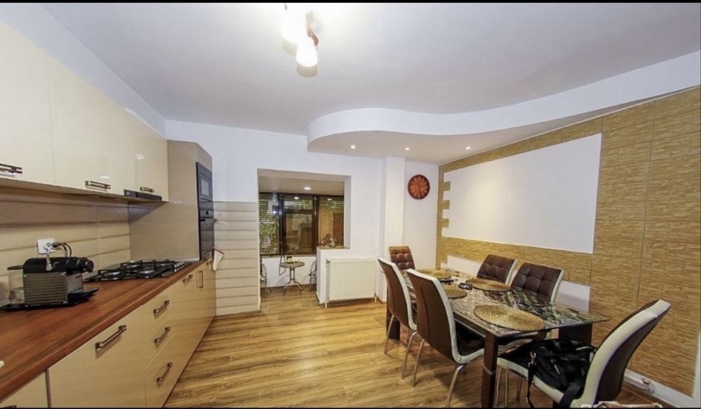 Vand apartament zona foarte buna!