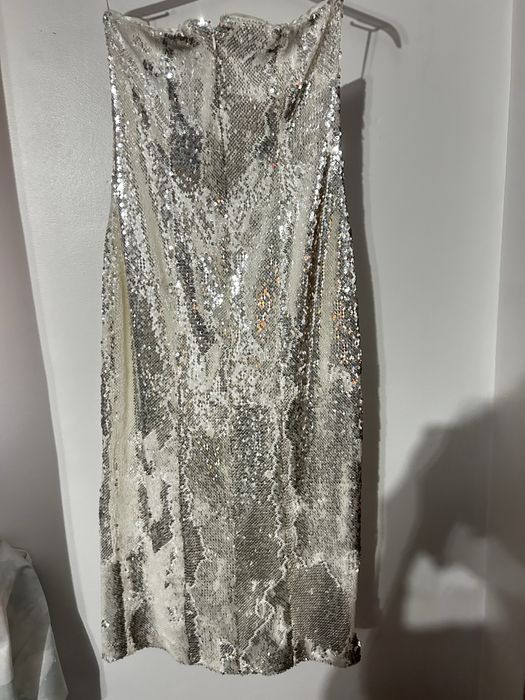 Rochie argintie paietata cu crepeu