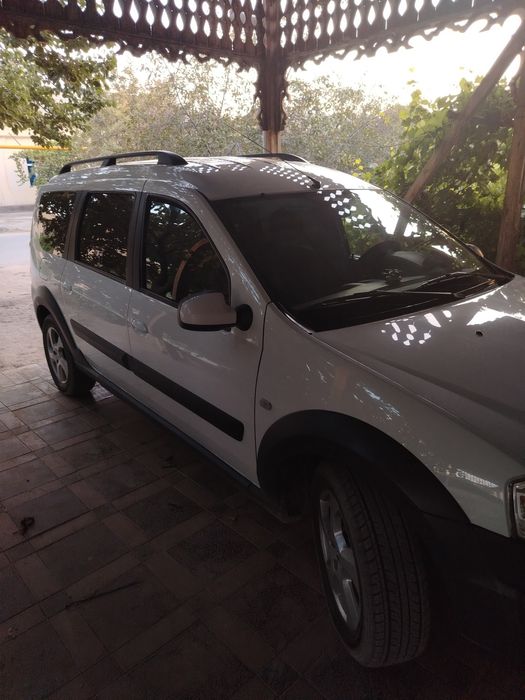 Lada largus cross