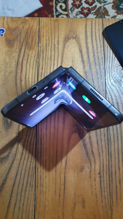 Samsung Z FOLD 5.  12/512