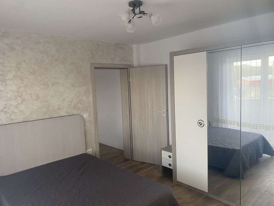 Inchiriez aparatament