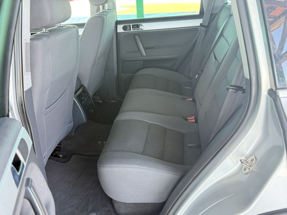 Volkswagen Touareg 2.5TDI 175CP 4x4 / 2009/ Posibilitate rate