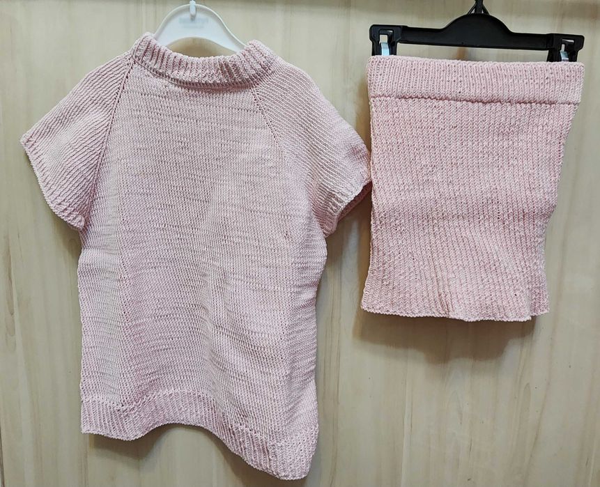 костюмчик розового цвета для девочки