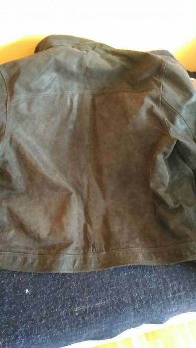 Geaca de piele intoarsa