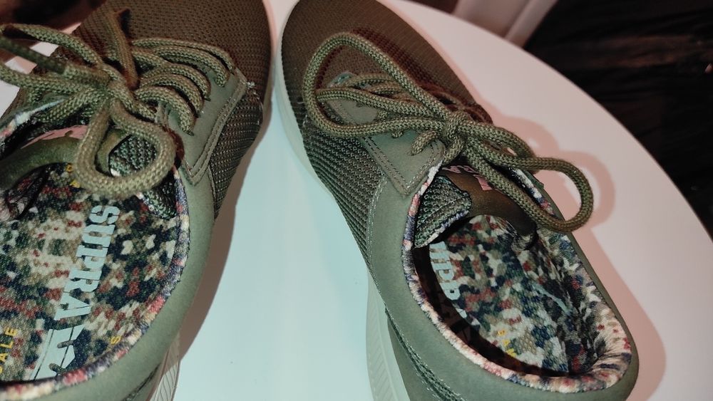 Sneakersi  Supra, nr 38 (fete)