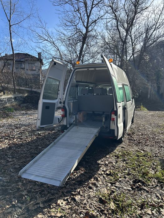 Volkswagen Transporter 2.0TDI с рампа