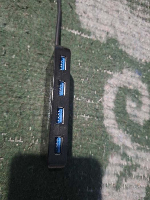Hub USB 3.0 Atolla cu 4 porturi și comutatoare individuale ON/OFF