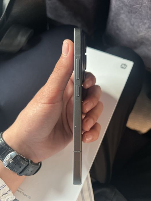 Xiaomi 17 Pro Max  1TB/16 sotiladi. Telefon ideal karopka dakument bor