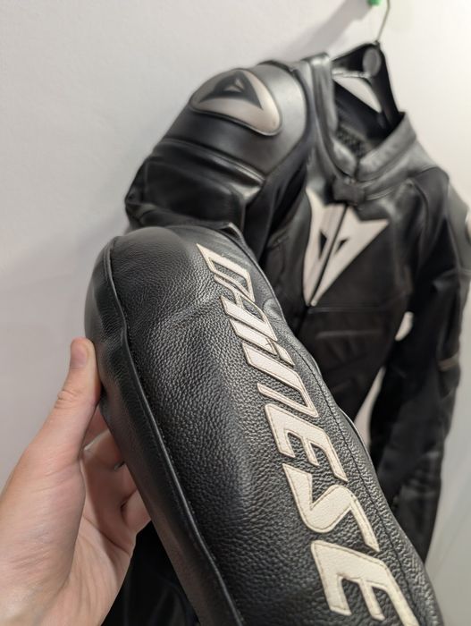 Combinezon Costum moto piele Dainese Avro D1, marime: 48