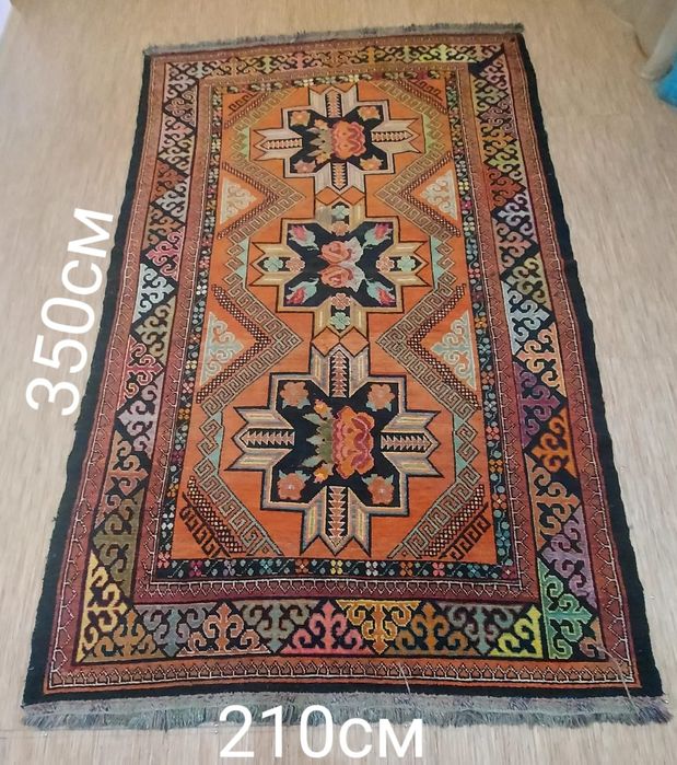 Қазақи қол өнер сатылады