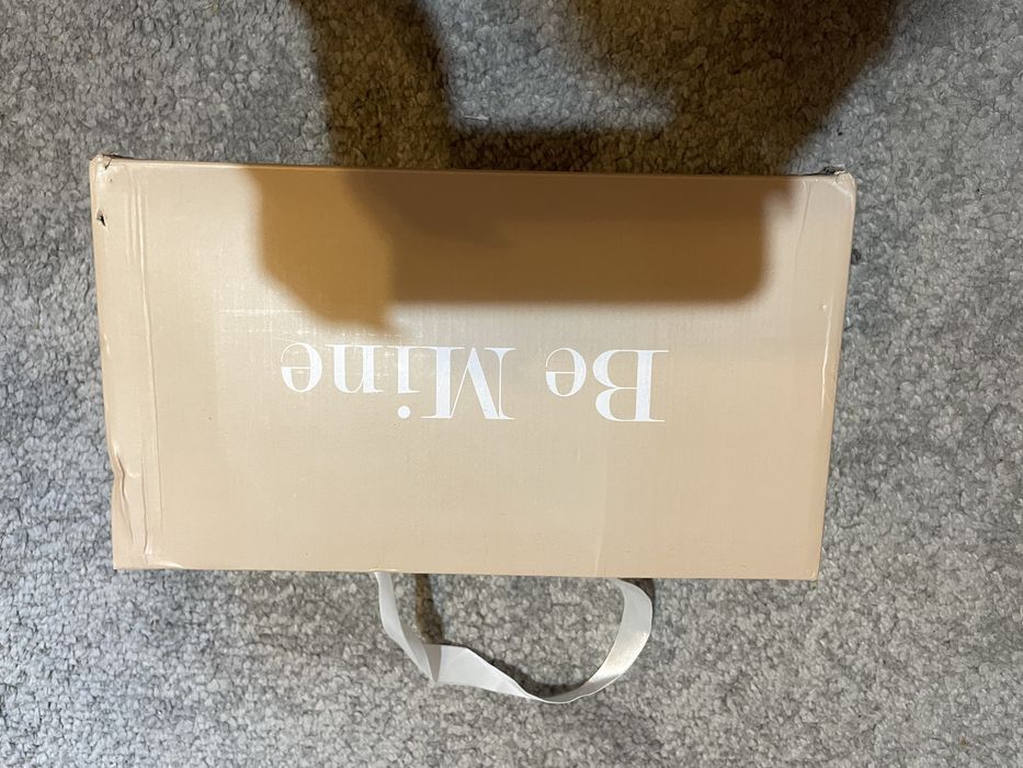 Tocuri cu fundă din satin