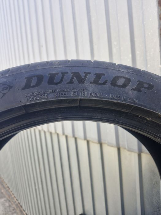 Летние шины размер 235/40/19 Dunlop