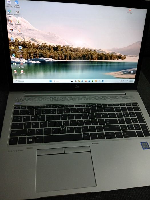 Vând laptop HP EliteBook 850 G5, în stare foarte bună de funcționare și aspect îngrijit.