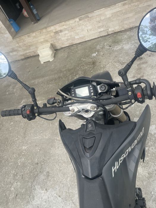 Motocicleta Husqvarna SM610, 2007