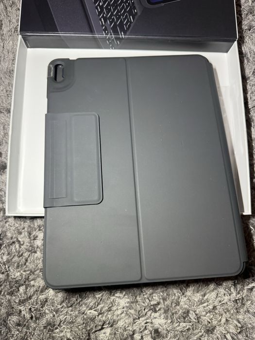 Husa Logitech  noua ipad pro 12,9 inch  gen 3