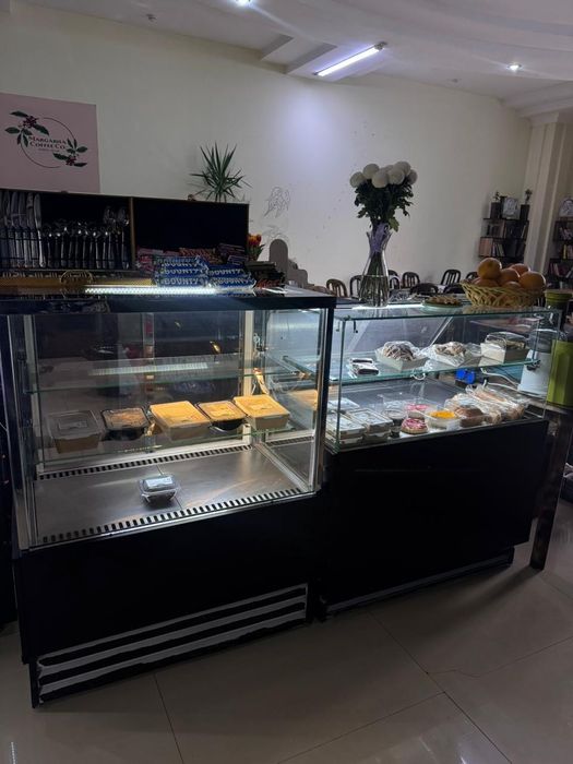 Витриный холодильник