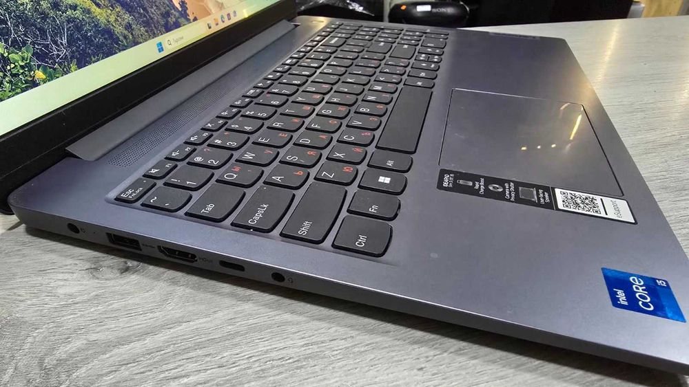 Лаптоп Lenovo IdeaPad Slim 3