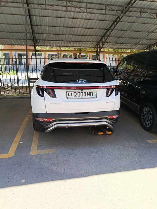 HYUNDAI Tucsan Full sotiladi SROCHNA