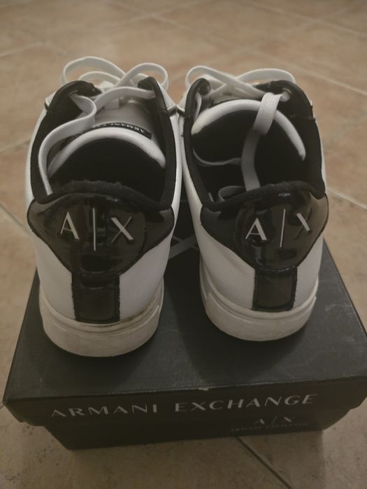 Сникърси Armani exchanges