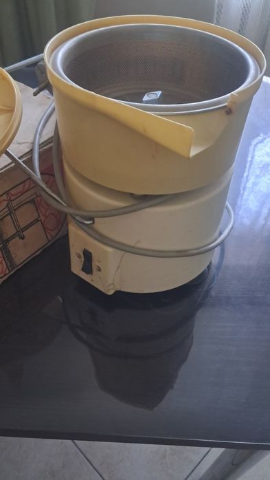 Продам Соковыжималку
